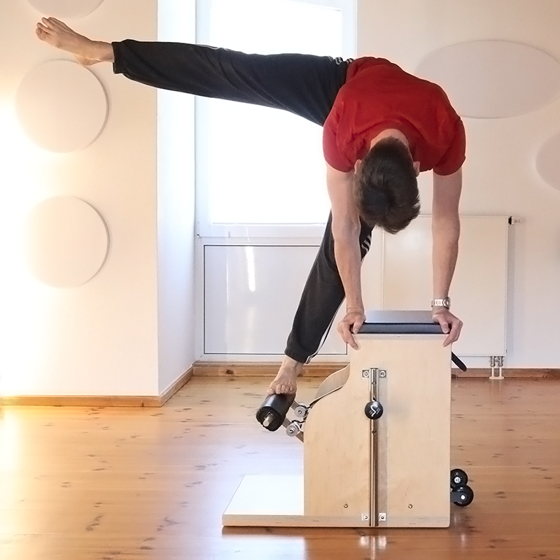 Trainer am Pilates Chair
